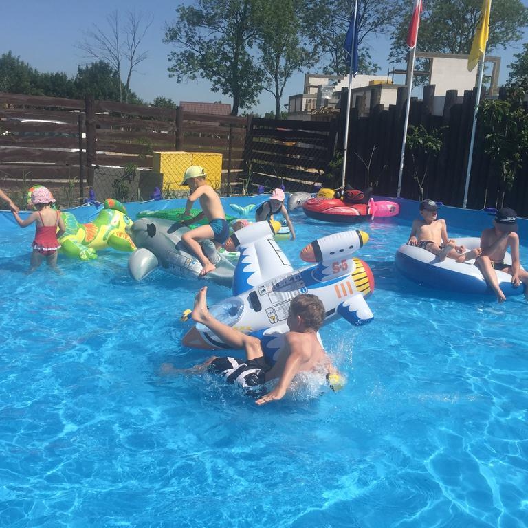 Domki I Apartamenty Caloroczne Koliber Władysławowo Exterior foto